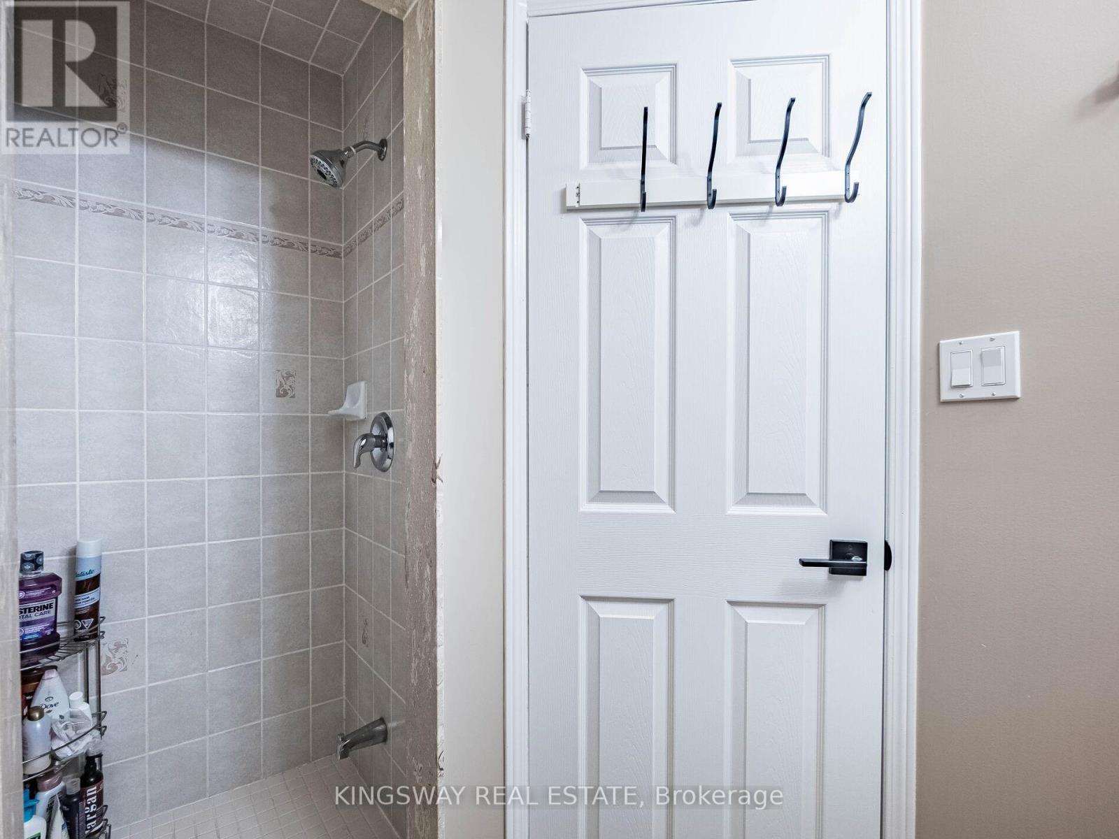3221 Redpath Circle, Mississauga, Ontario  L5N 8R3 - Photo 31 - W12463045