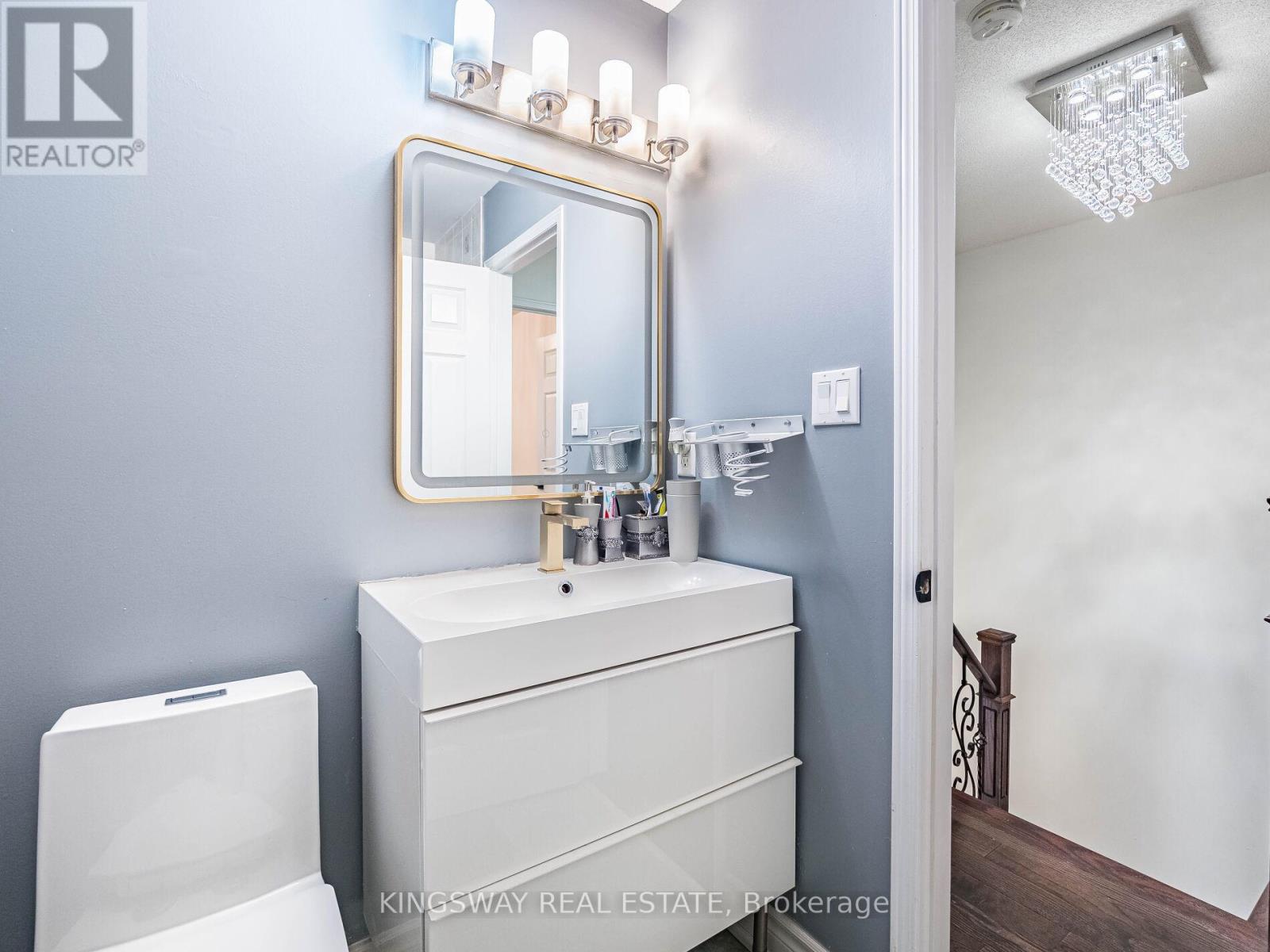 3221 Redpath Circle, Mississauga, Ontario  L5N 8R3 - Photo 35 - W12463045