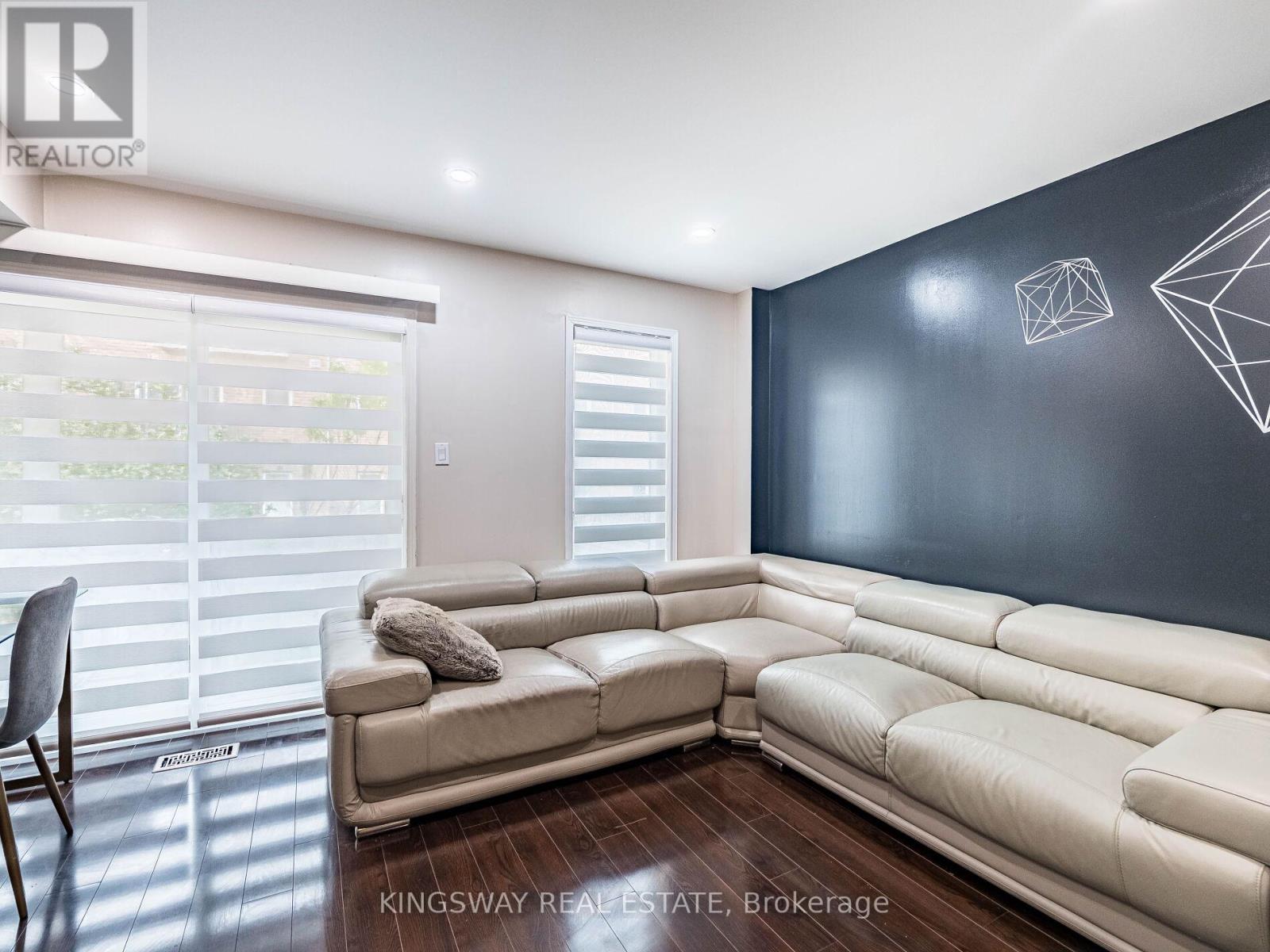 3221 Redpath Circle, Mississauga, Ontario  L5N 8R3 - Photo 37 - W12463045