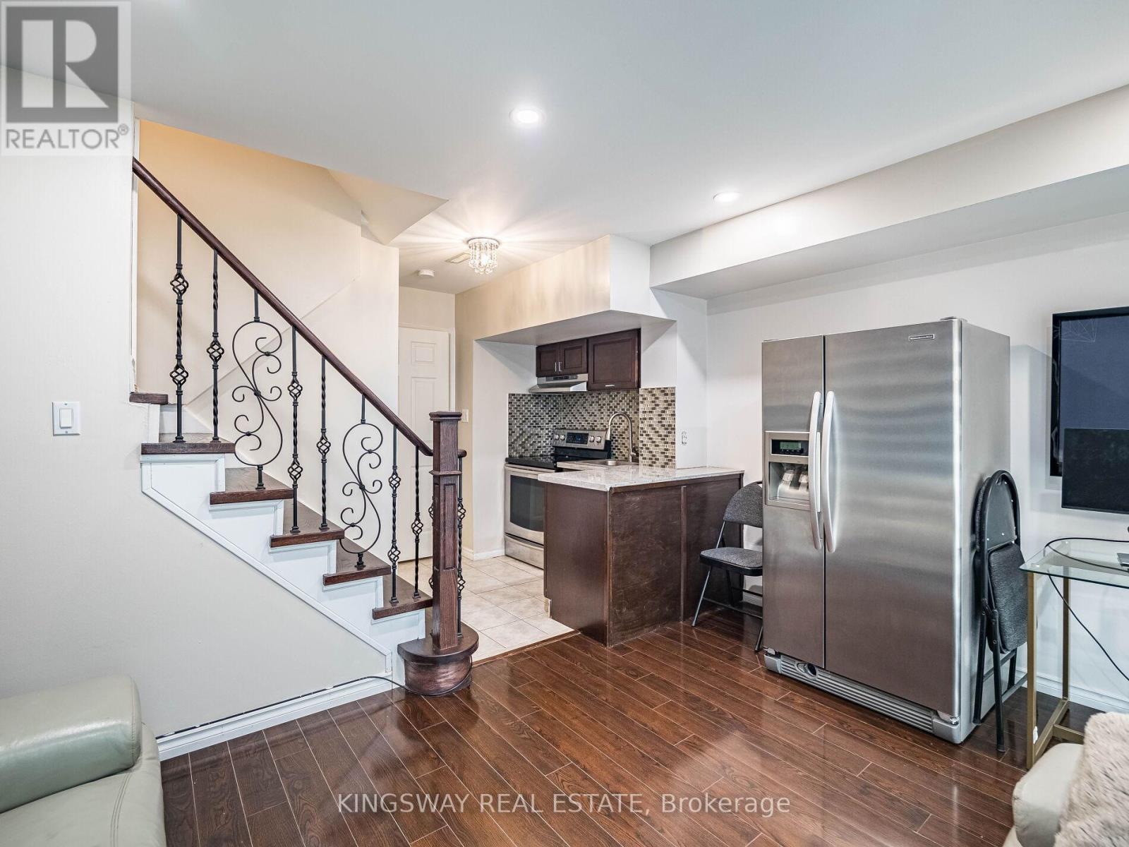 3221 Redpath Circle, Mississauga, Ontario  L5N 8R3 - Photo 39 - W12463045