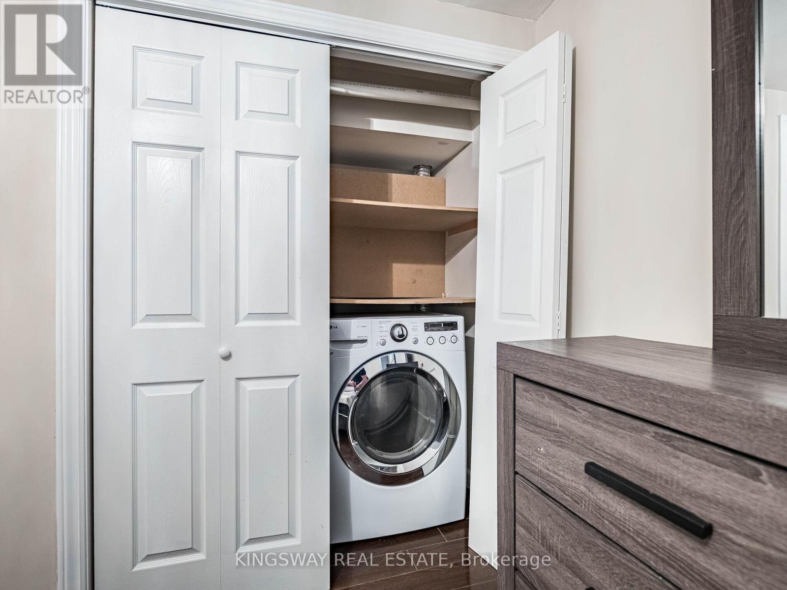 3221 Redpath Circle, Mississauga, Ontario  L5N 8R3 - Photo 47 - W12463045