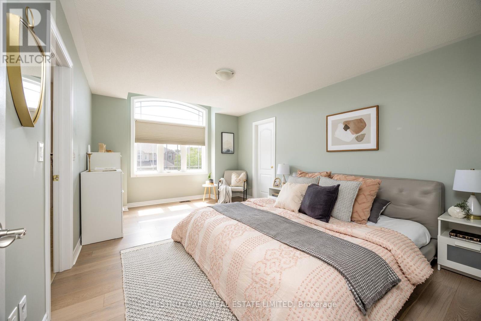 223 Mclaughlin Avenue, Milton, Ontario  L9T 7P2 - Photo 13 - W12463048