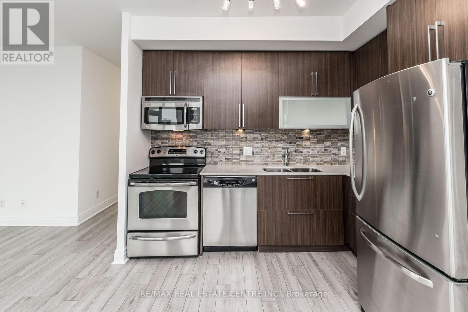3601 - 16 Brookers Lane, Toronto, Ontario  M8V 0A5 - Photo 6 - W12463081