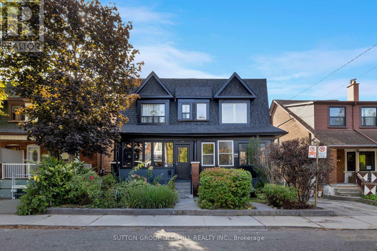 69 PETERBOROUGH AVENUE, Toronto, Ontario