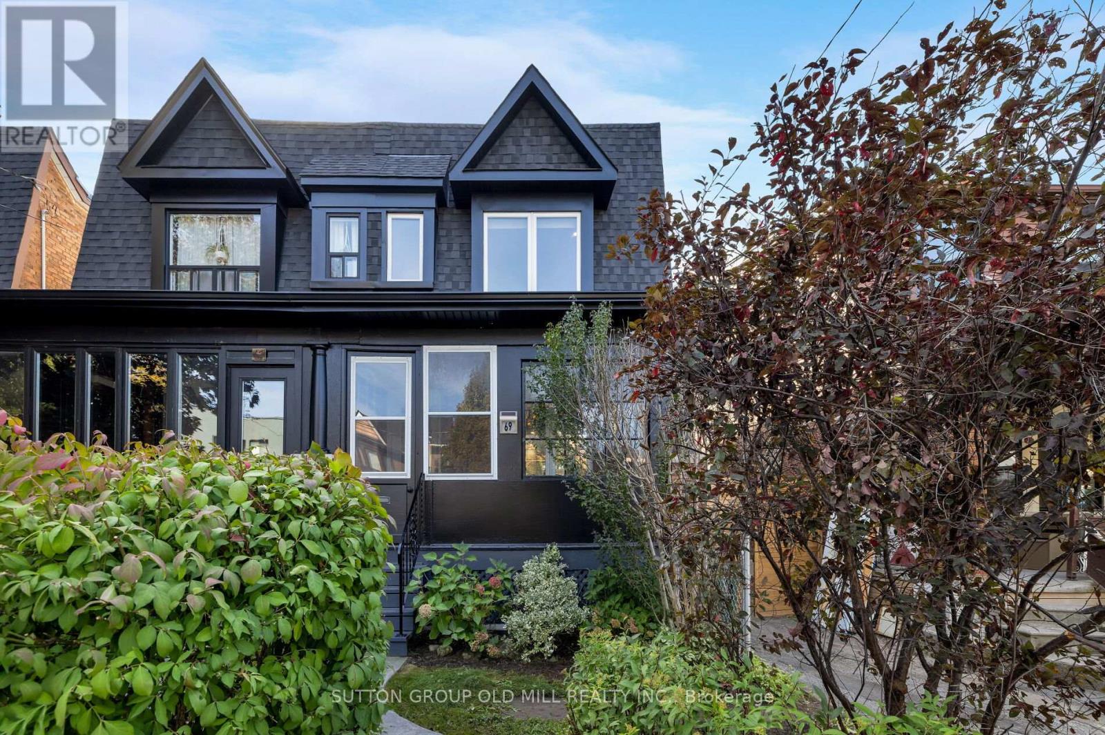 69 Peterborough Avenue, Toronto, Ontario  M6H 2L2 - Photo 2 - W12463083