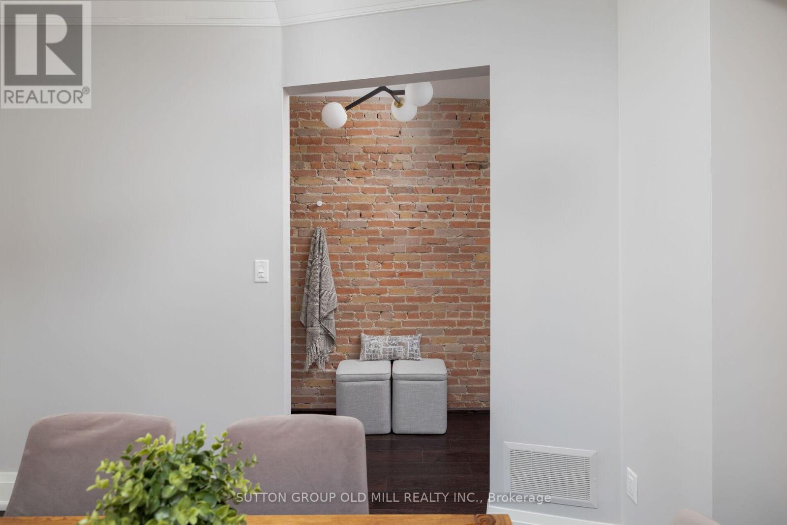 69 Peterborough Avenue, Toronto, Ontario  M6H 2L2 - Photo 7 - W12463083