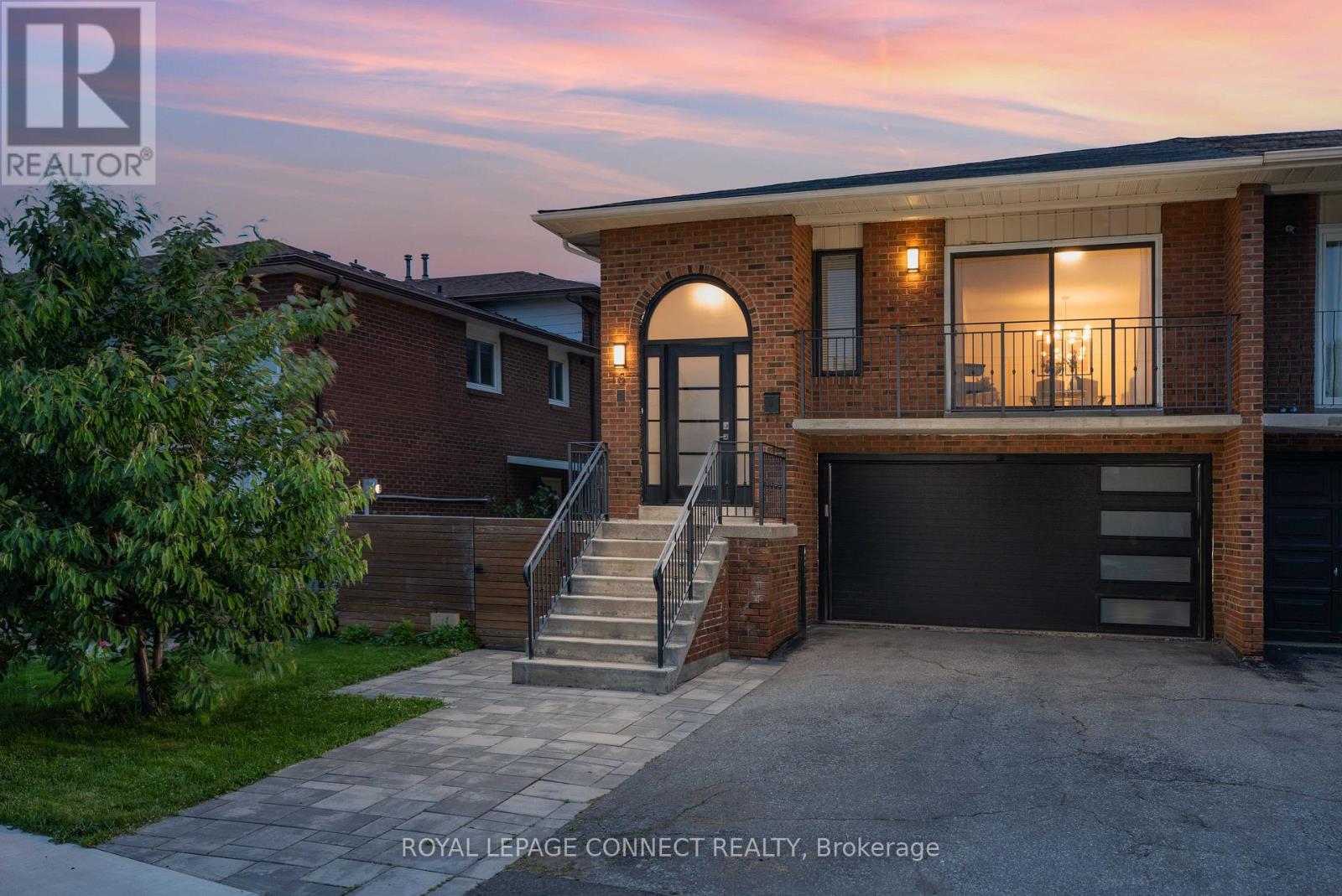 16 FREDRICK MOWAT LANE, Toronto, Ontario