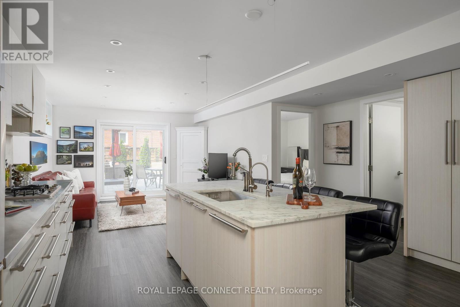 16 Fredrick Mowat Lane, Toronto, Ontario  M3J 3C5 - Photo 7 - W12463091