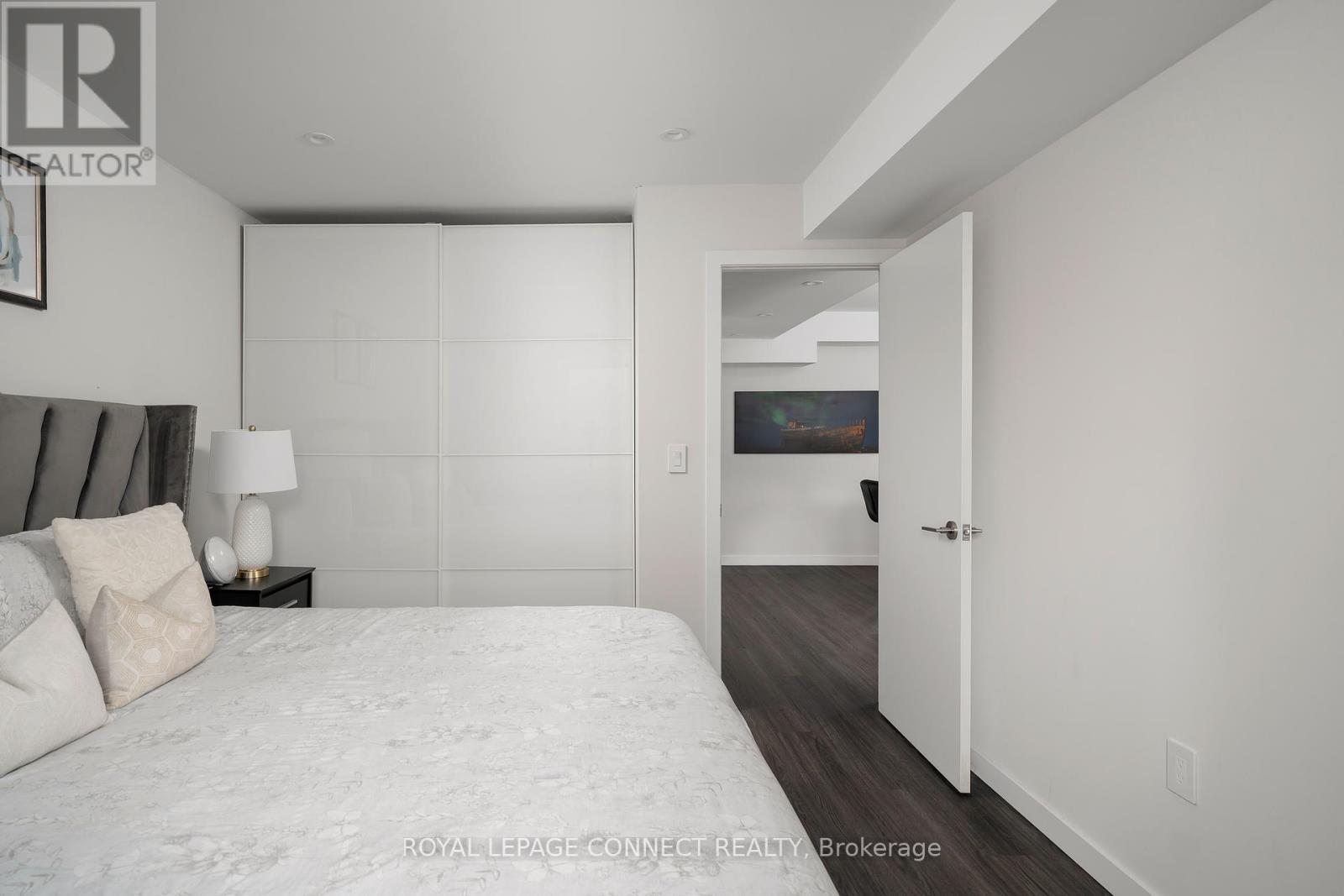 16 Fredrick Mowat Lane, Toronto, Ontario  M3J 3C5 - Photo 9 - W12463091