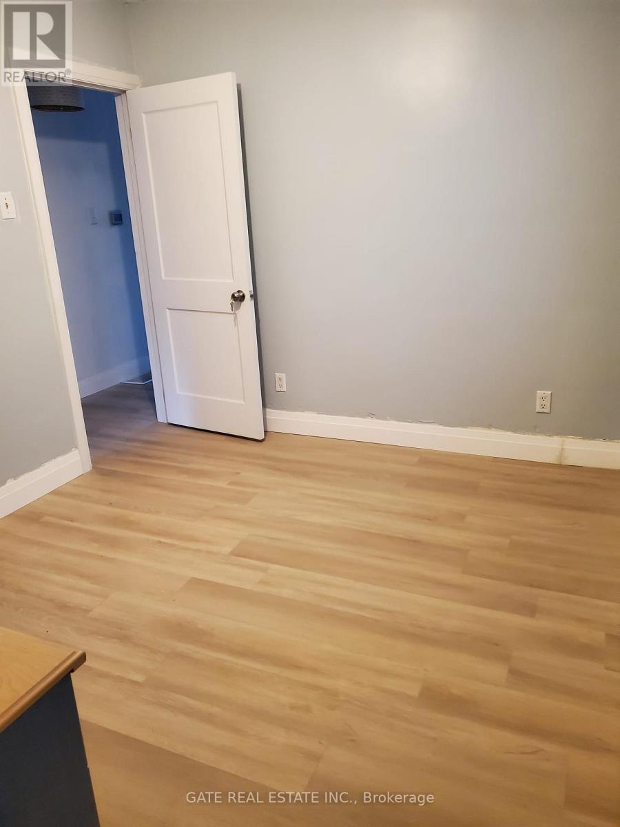 27 Lambton Avenue, Toronto, Ontario  M6N 2S2 - Photo 6 - W12463100