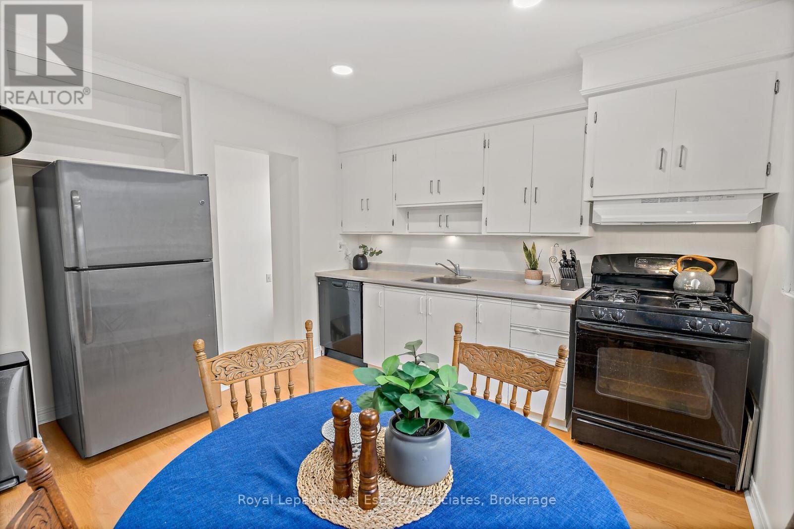 59 Mcintyre Crescent, Halton Hills, Ontario  L7G 1N5 - Photo 12 - W12463106