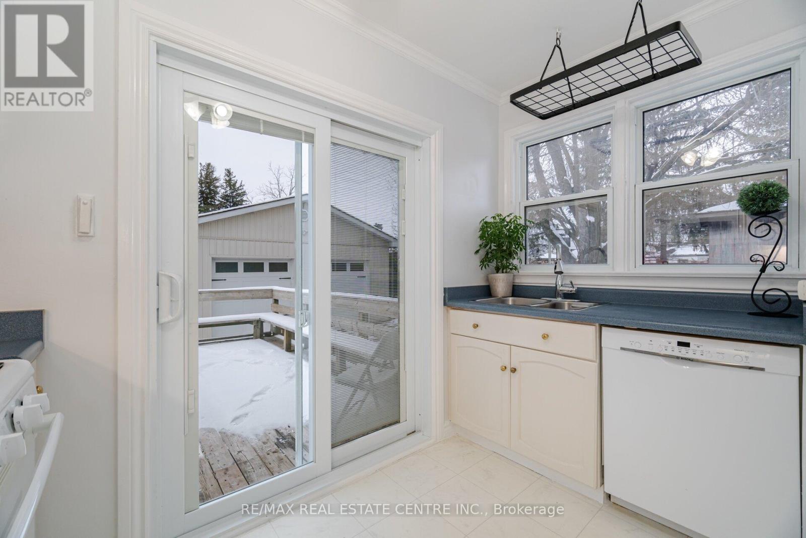 292 Kingsleigh Court, Milton, Ontario  L9T 1X7 - Photo 14 - W12463111