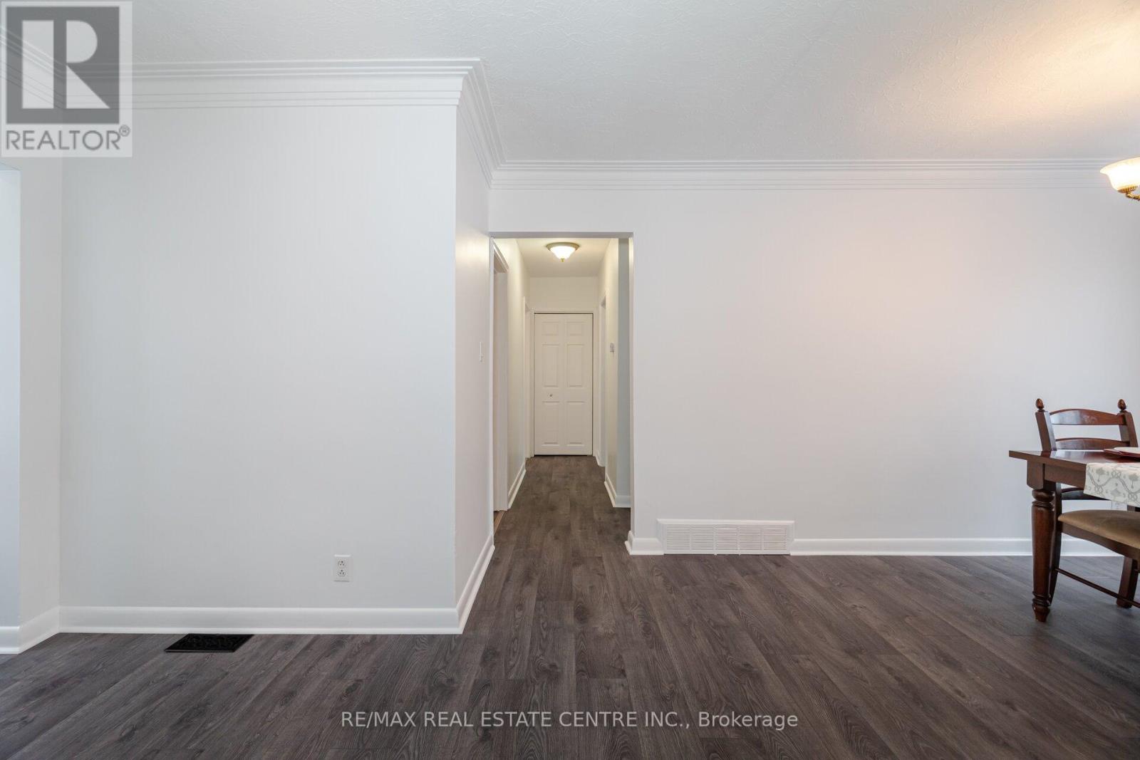 292 Kingsleigh Court, Milton, Ontario  L9T 1X7 - Photo 17 - W12463111