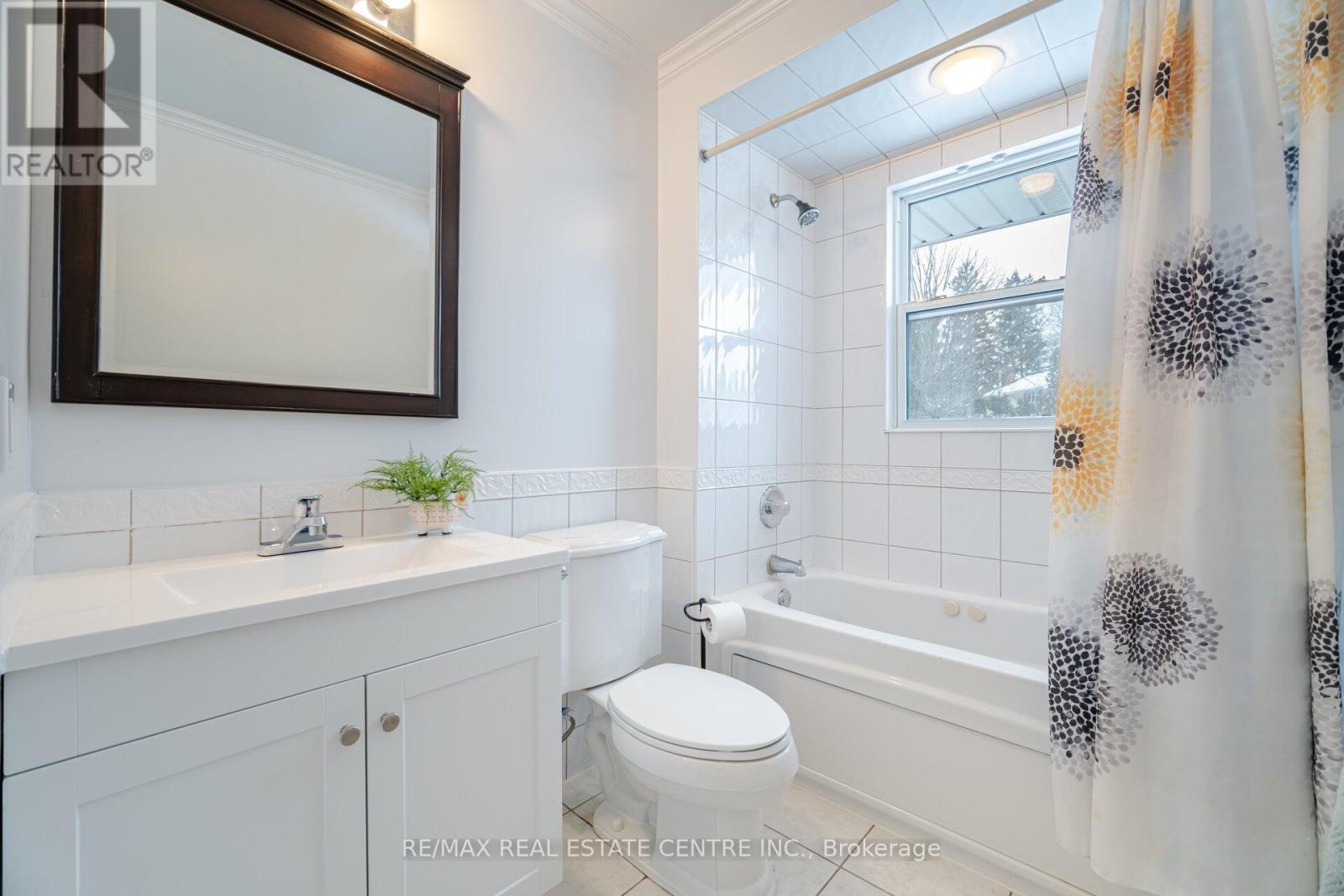 292 Kingsleigh Court, Milton, Ontario  L9T 1X7 - Photo 21 - W12463111