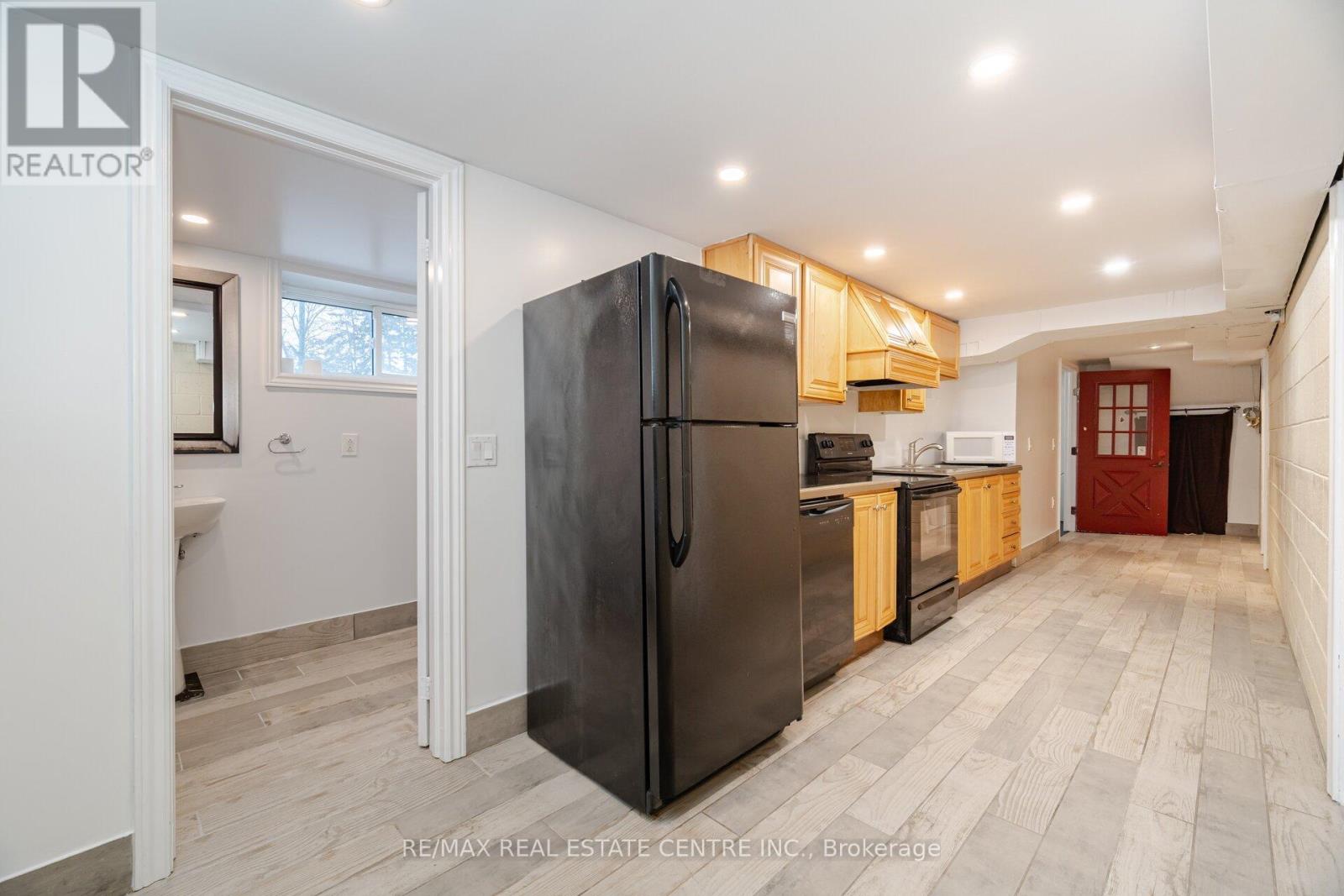 292 Kingsleigh Court, Milton, Ontario  L9T 1X7 - Photo 27 - W12463111