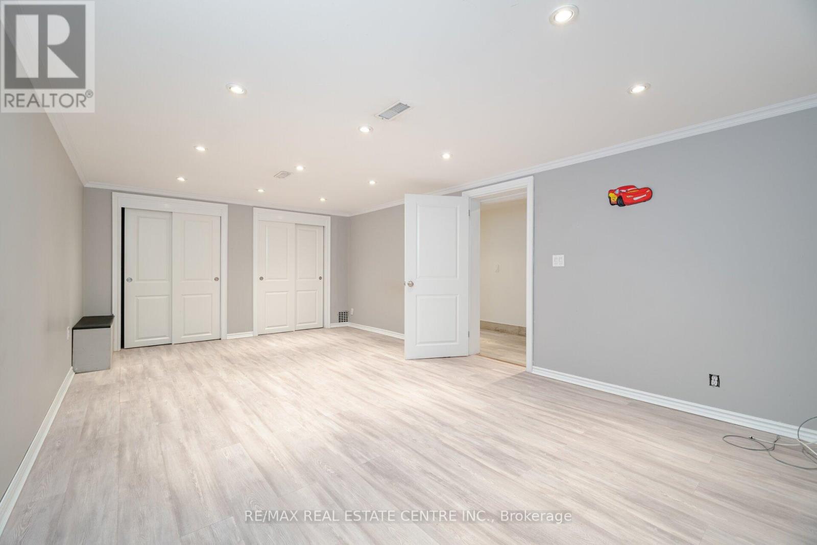 292 Kingsleigh Court, Milton, Ontario  L9T 1X7 - Photo 29 - W12463111