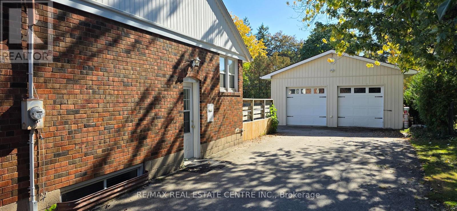 292 Kingsleigh Court, Milton, Ontario  L9T 1X7 - Photo 3 - W12463111