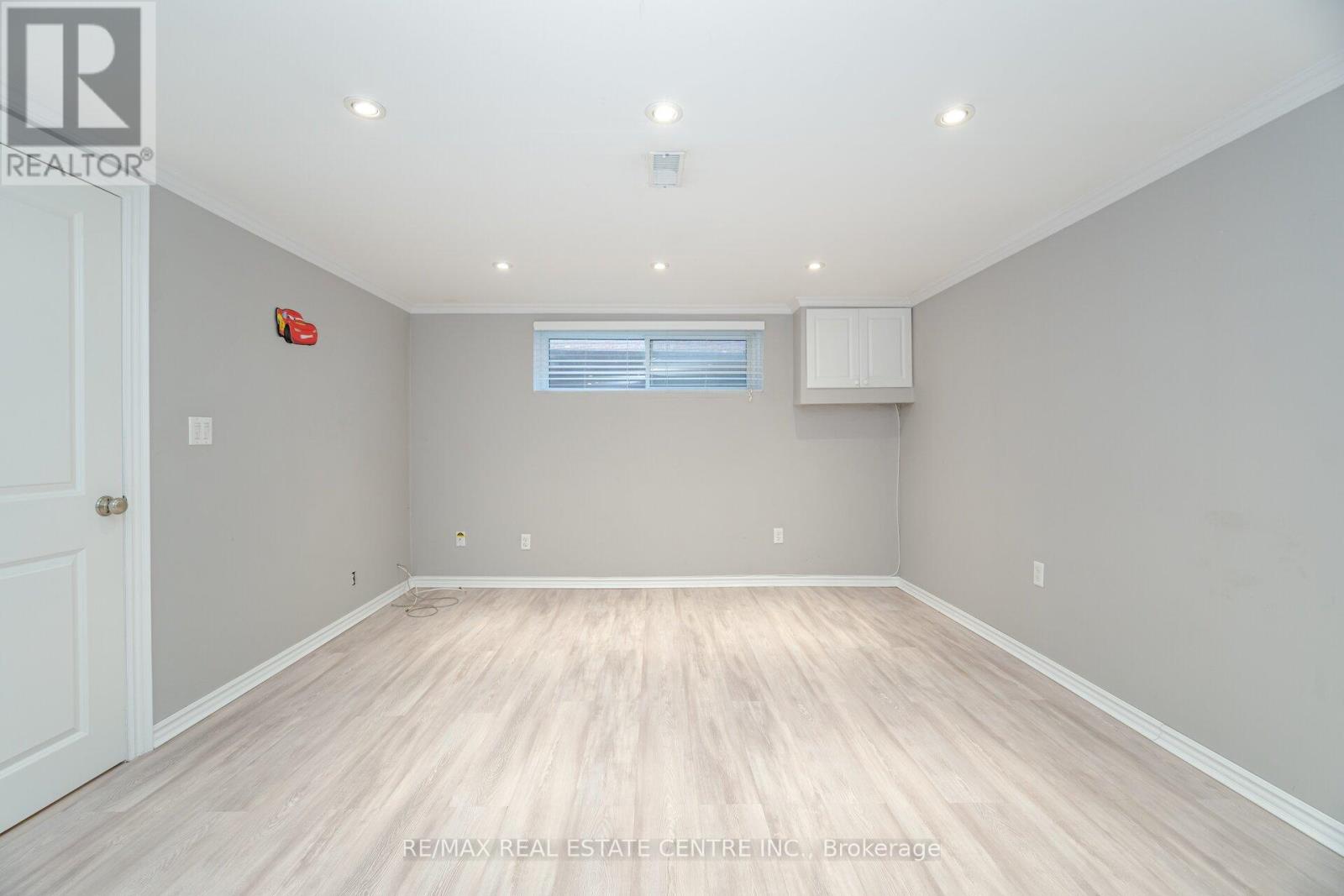 292 Kingsleigh Court, Milton, Ontario  L9T 1X7 - Photo 30 - W12463111