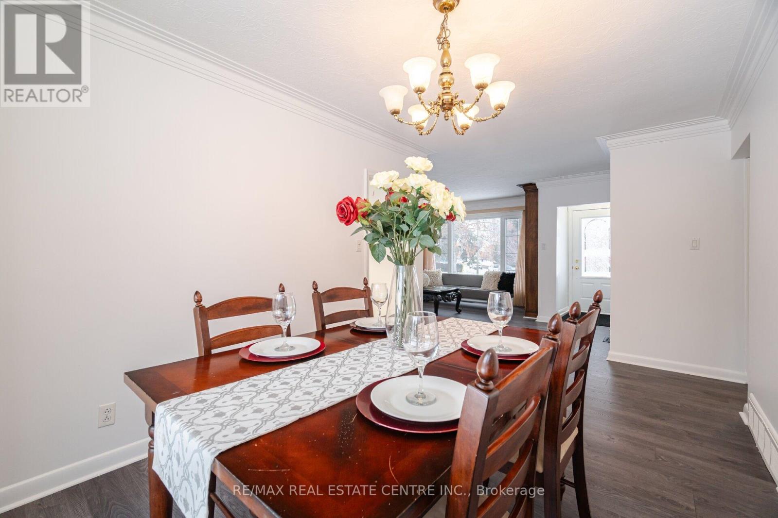 292 Kingsleigh Court, Milton, Ontario  L9T 1X7 - Photo 9 - W12463111