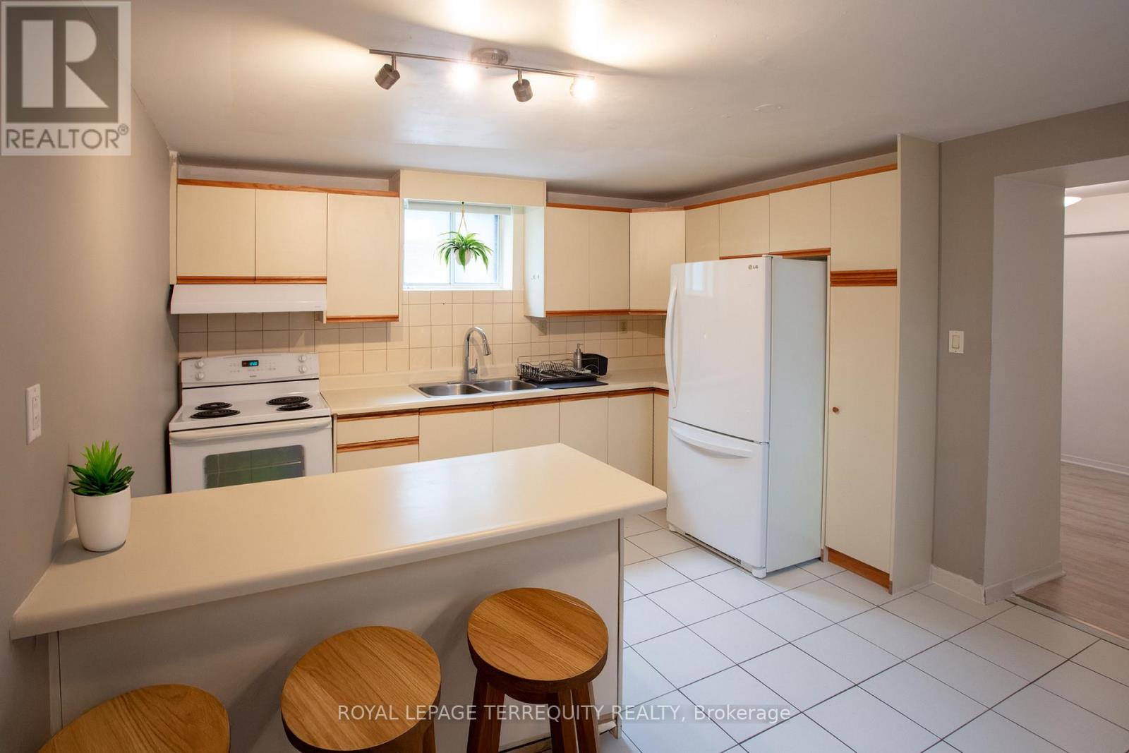 Basement - 10 Northcliffe Boulevard, Toronto, Ontario  M6H 3H1 - Photo 3 - W12463124