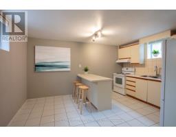 BASEMENT - 10 NORTHCLIFFE BOULEVARD, Toronto, Ontario