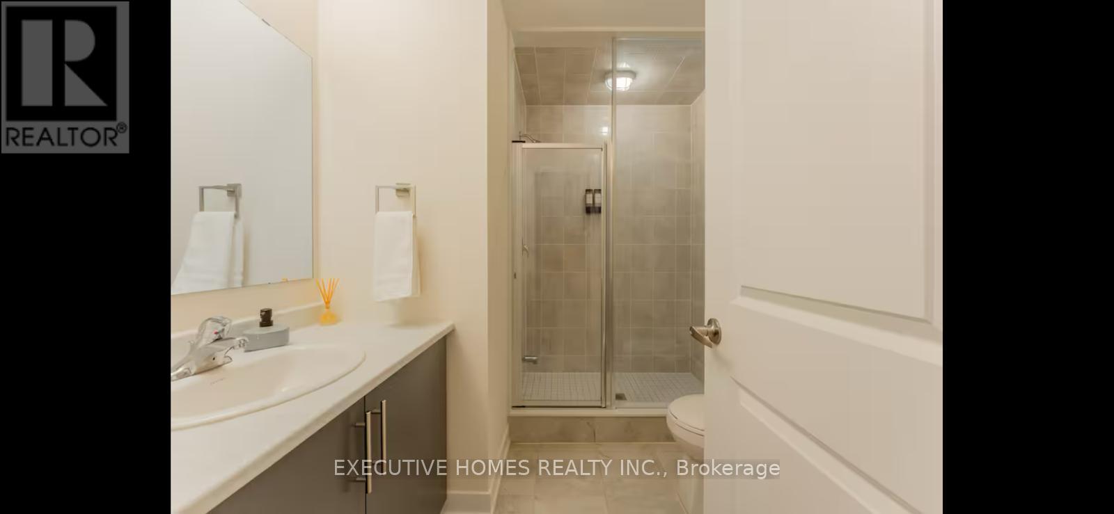3092 Meadowridge Drive, Oakville, Ontario  L6H 7Z1 - Photo 14 - W12463125