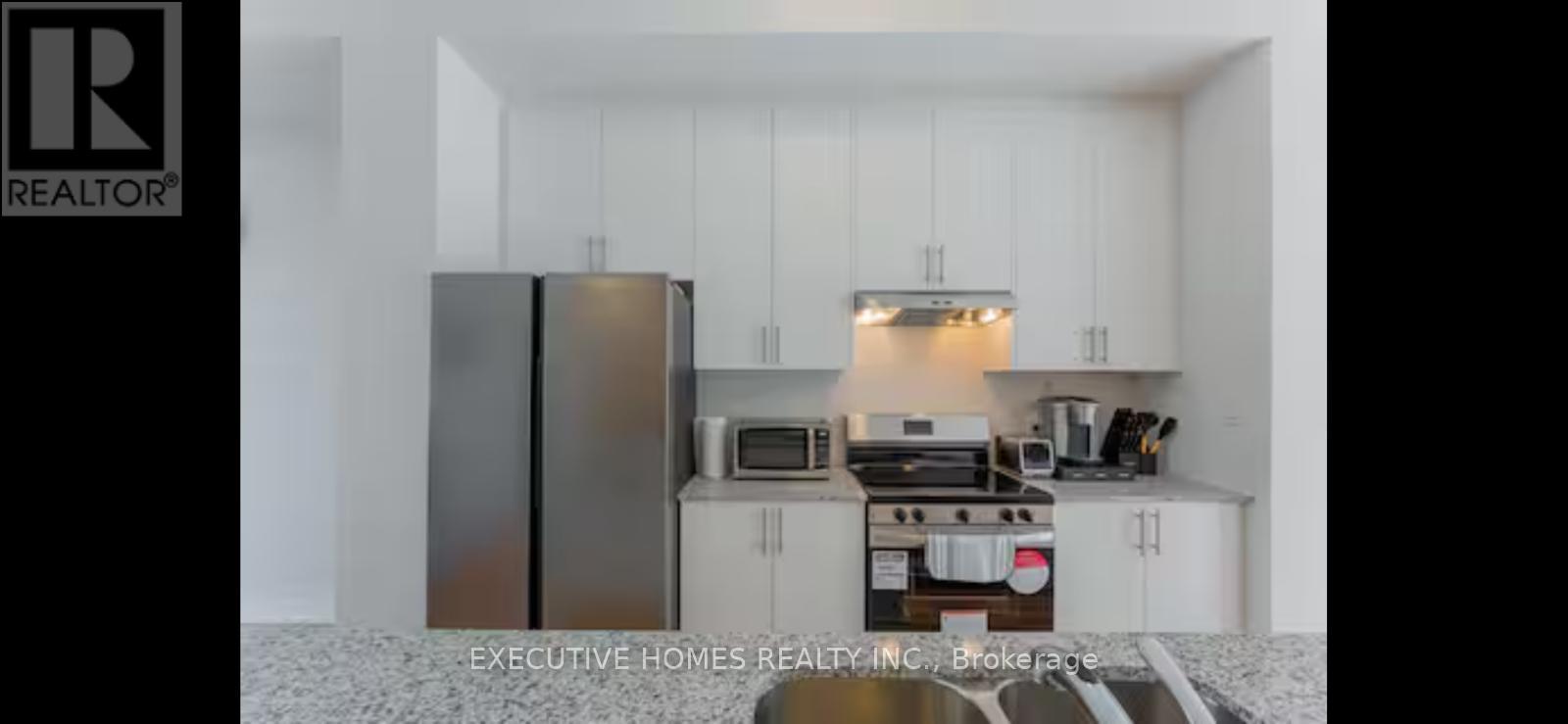 3092 Meadowridge Drive, Oakville, Ontario  L6H 7Z1 - Photo 3 - W12463125