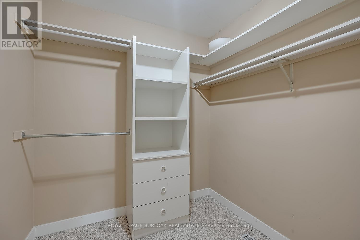 4189 Inglewood Drive, Burlington, Ontario  L7L 1E3 - Photo 22 - W12463132