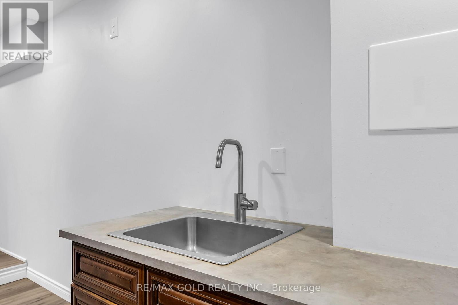 564 Bessborough Drive, Milton, Ontario  L9T 7V2 - Photo 27 - W12463136