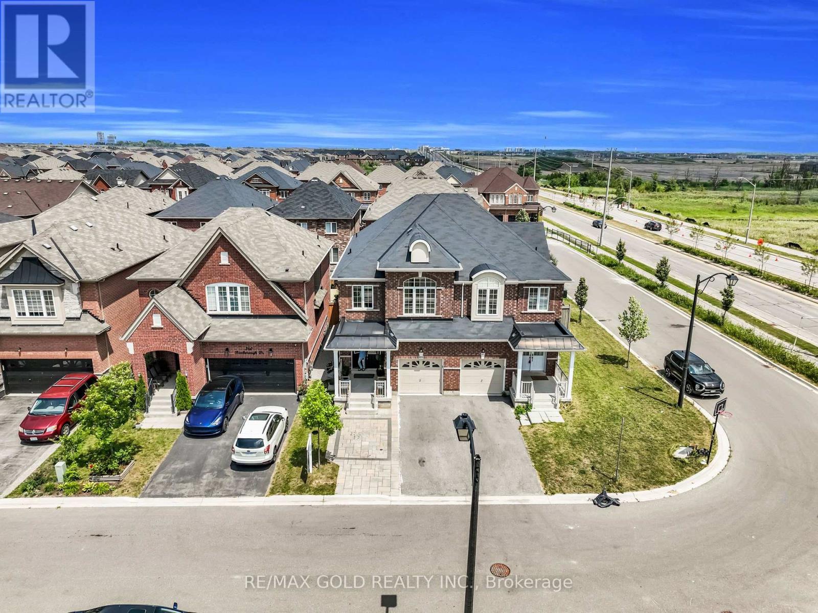 564 Bessborough Drive, Milton, Ontario  L9T 7V2 - Photo 38 - W12463136