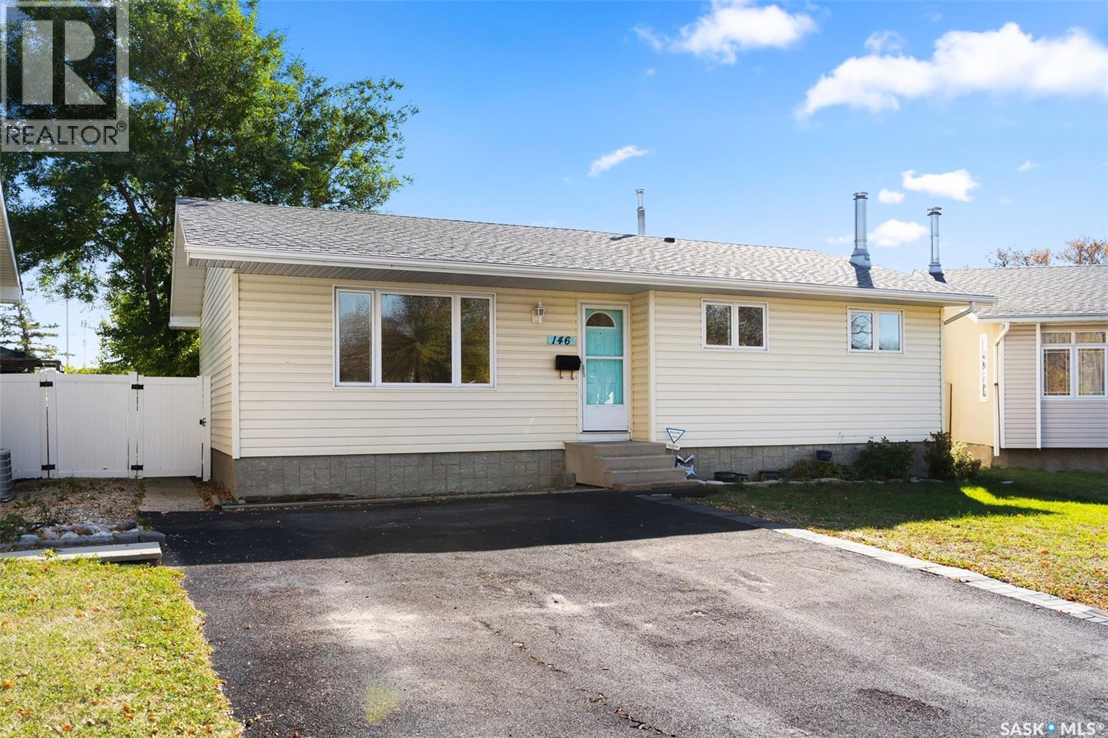 146 VERNON CRESCENT, Regina, Saskatchewan