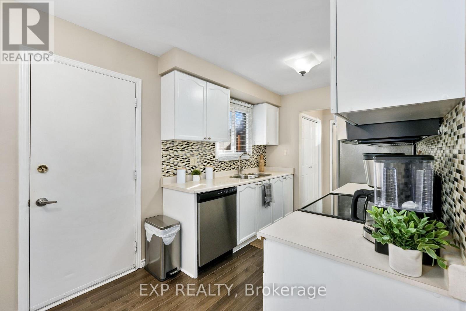 160 Peacock Boulevard, Port Hope, Ontario  L1A 4E2 - Photo 11 - X12463042