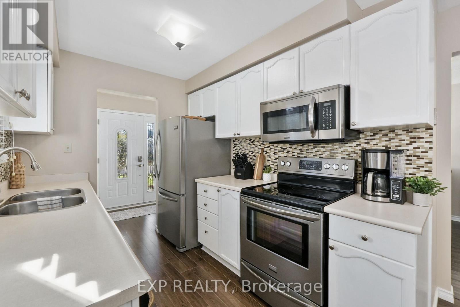 160 Peacock Boulevard, Port Hope, Ontario  L1A 4E2 - Photo 7 - X12463042