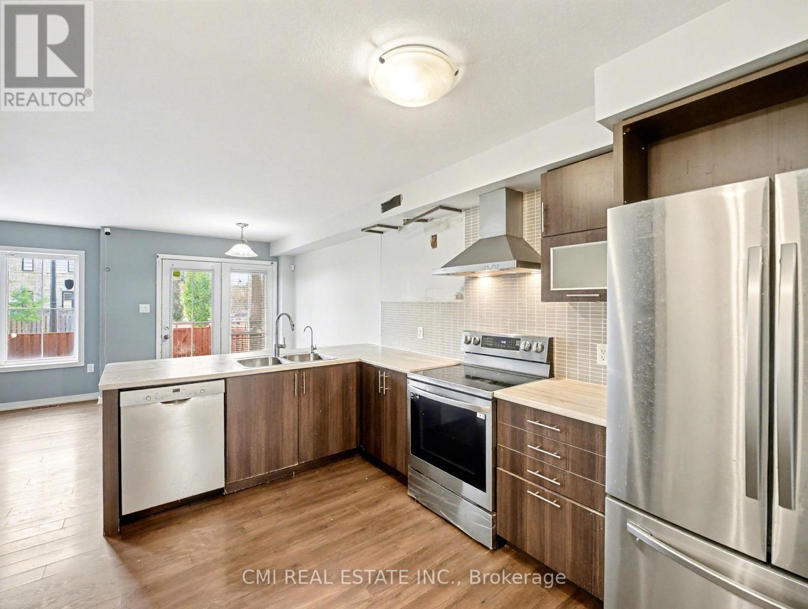 62 Sherway Street, Hamilton, Ontario  L8J 0J3 - Photo 13 - X12463095