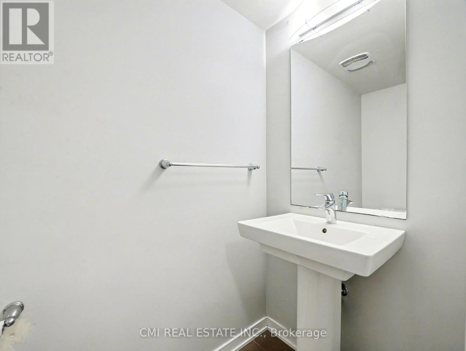62 Sherway Street, Hamilton, Ontario  L8J 0J3 - Photo 17 - X12463095