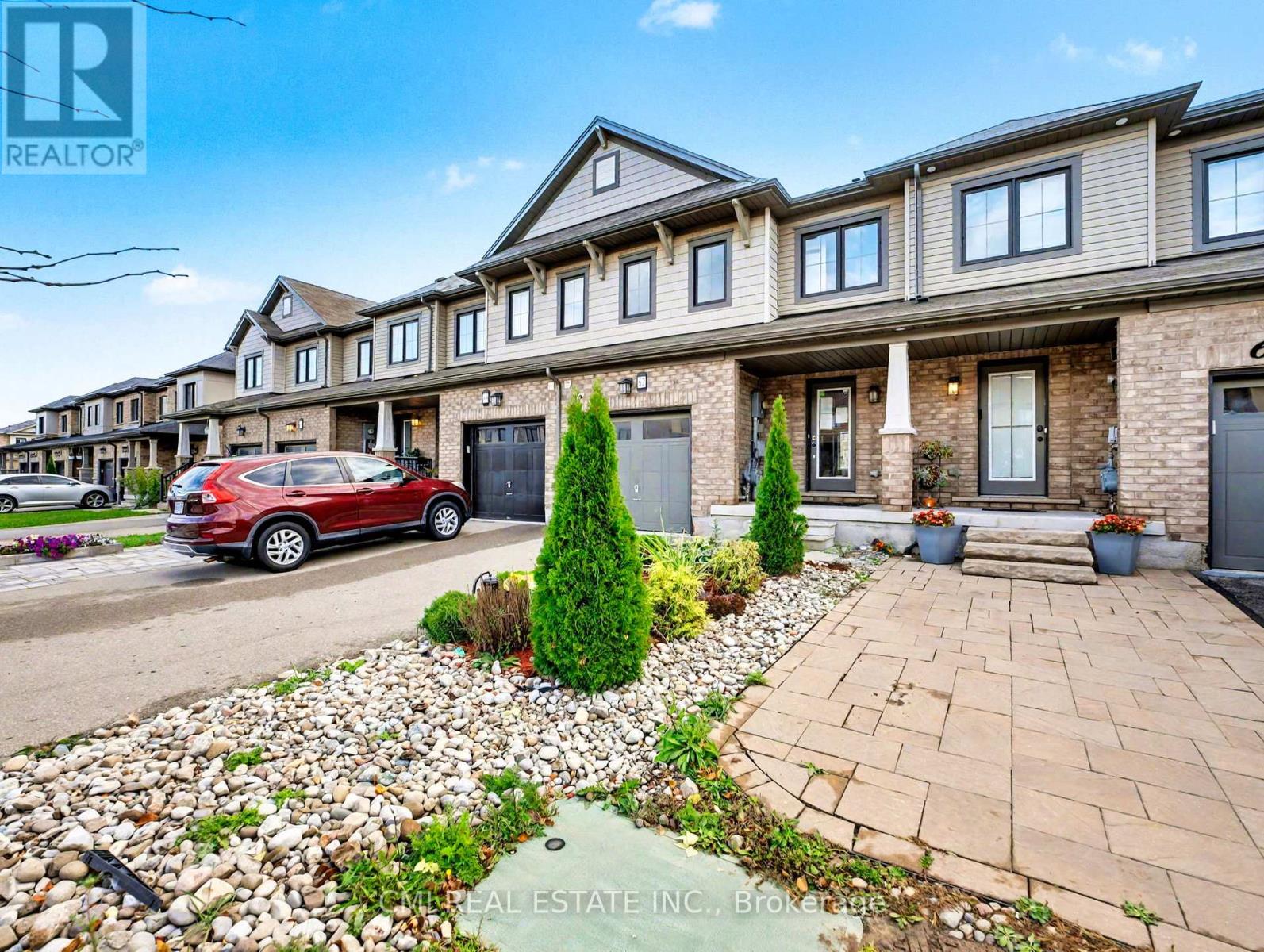62 Sherway Street, Hamilton, Ontario  L8J 0J3 - Photo 2 - X12463095