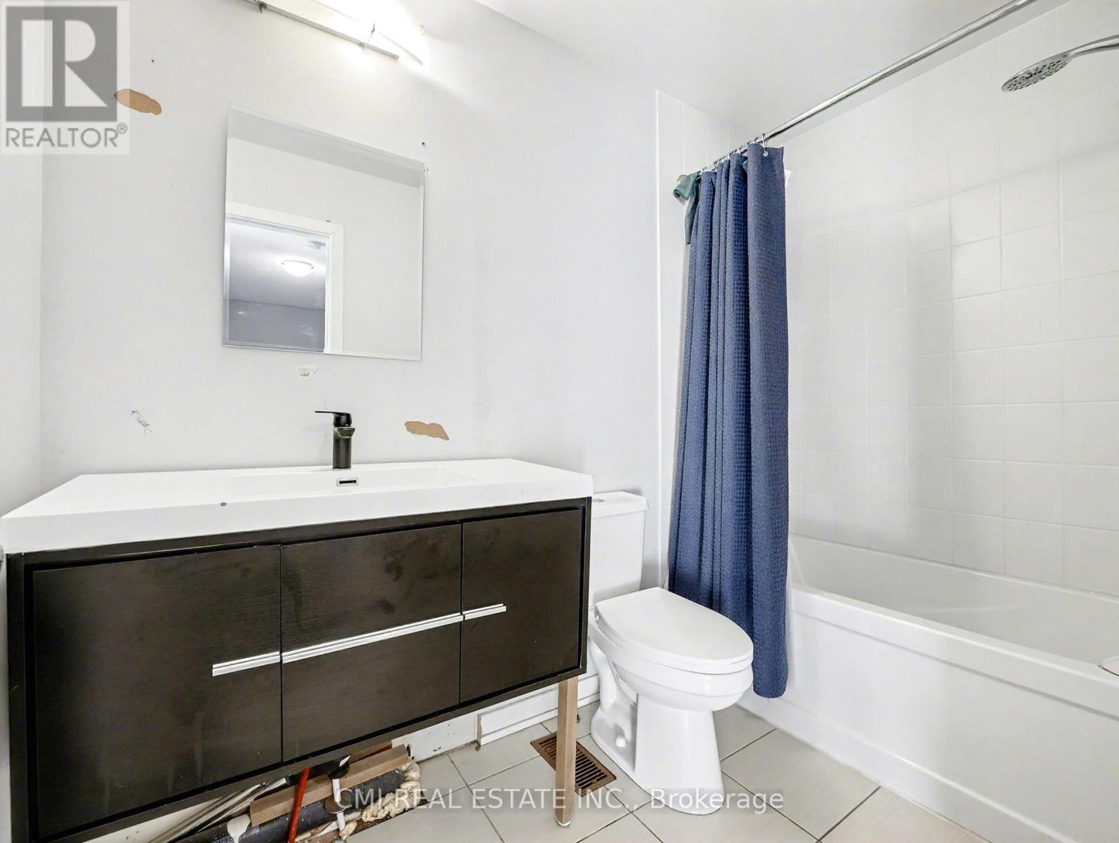 62 Sherway Street, Hamilton, Ontario  L8J 0J3 - Photo 23 - X12463095