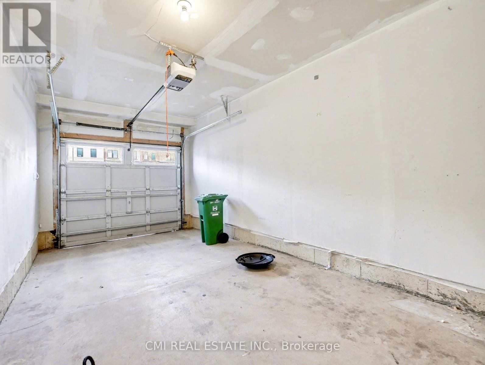 62 Sherway Street, Hamilton, Ontario  L8J 0J3 - Photo 34 - X12463095