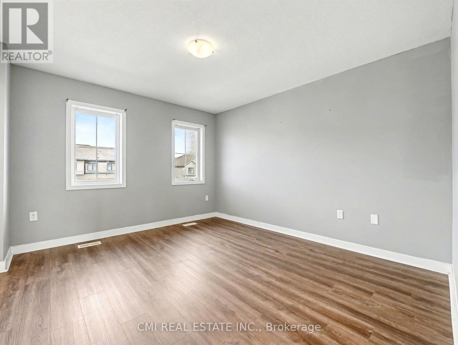 62 Sherway Street, Hamilton, Ontario  L8J 0J3 - Photo 8 - X12463095