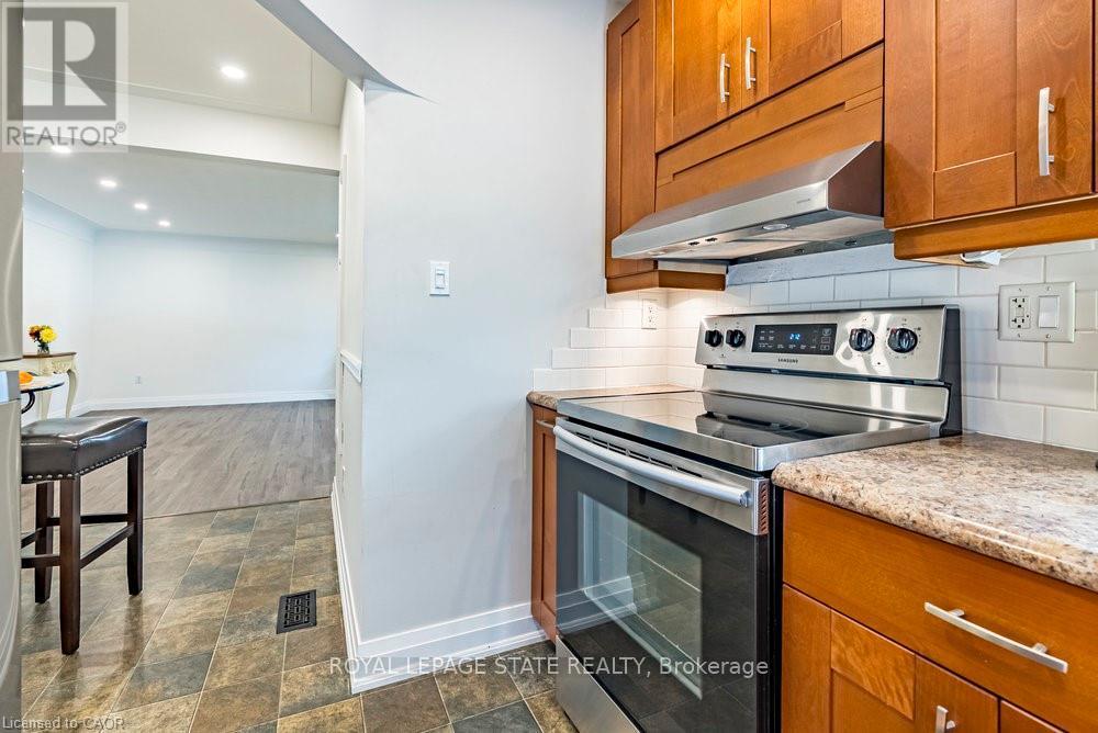 105 Mcelroy Road E, Hamilton, Ontario  L9A 1Z1 - Photo 14 - X12463112