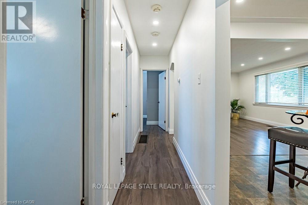 105 Mcelroy Road E, Hamilton, Ontario  L9A 1Z1 - Photo 15 - X12463112