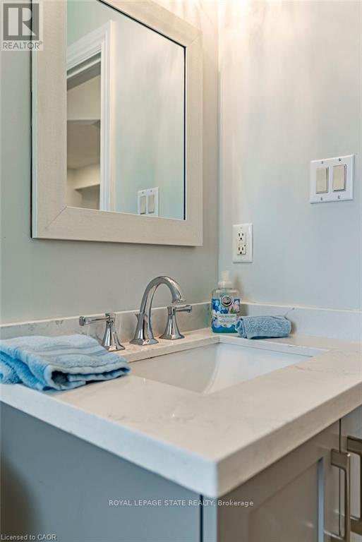 105 Mcelroy Road E, Hamilton, Ontario  L9A 1Z1 - Photo 22 - X12463112