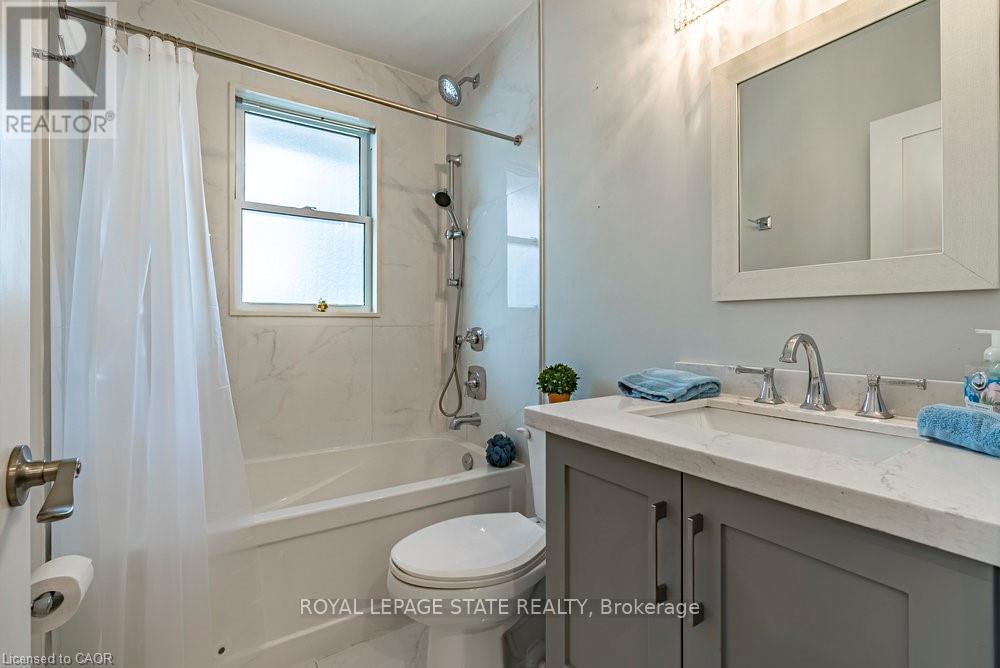 105 Mcelroy Road E, Hamilton, Ontario  L9A 1Z1 - Photo 23 - X12463112