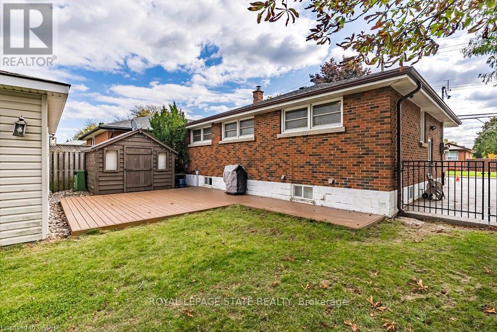 105 Mcelroy Road E, Hamilton, Ontario  L9A 1Z1 - Photo 29 - X12463112