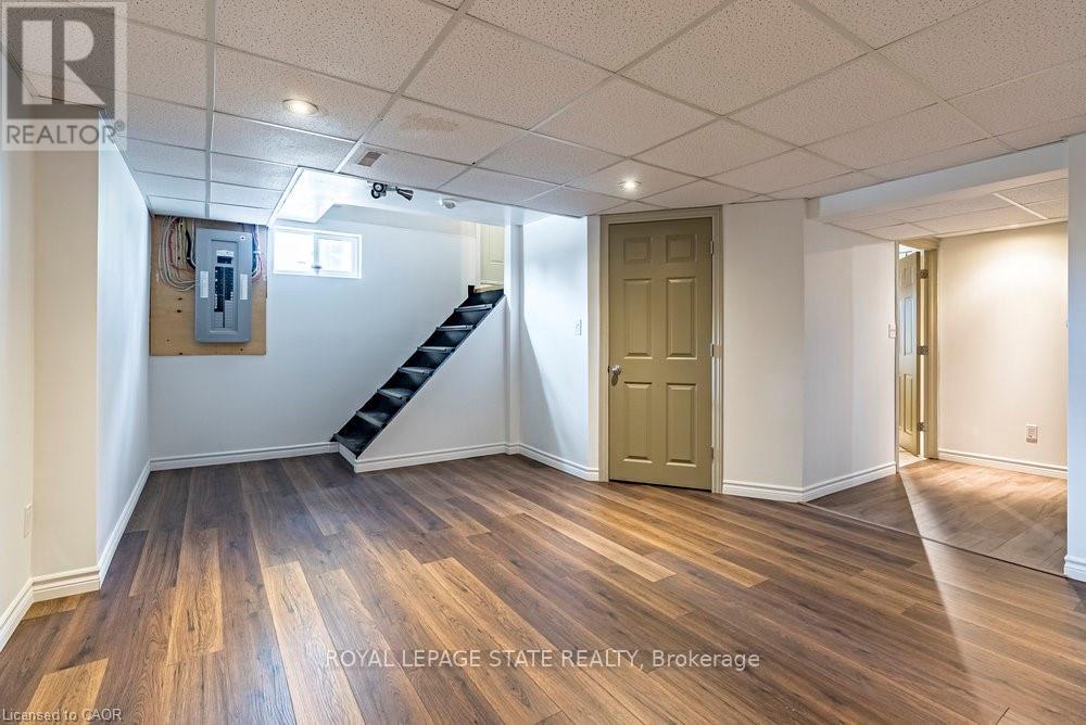 105 Mcelroy Road E, Hamilton, Ontario  L9A 1Z1 - Photo 32 - X12463112