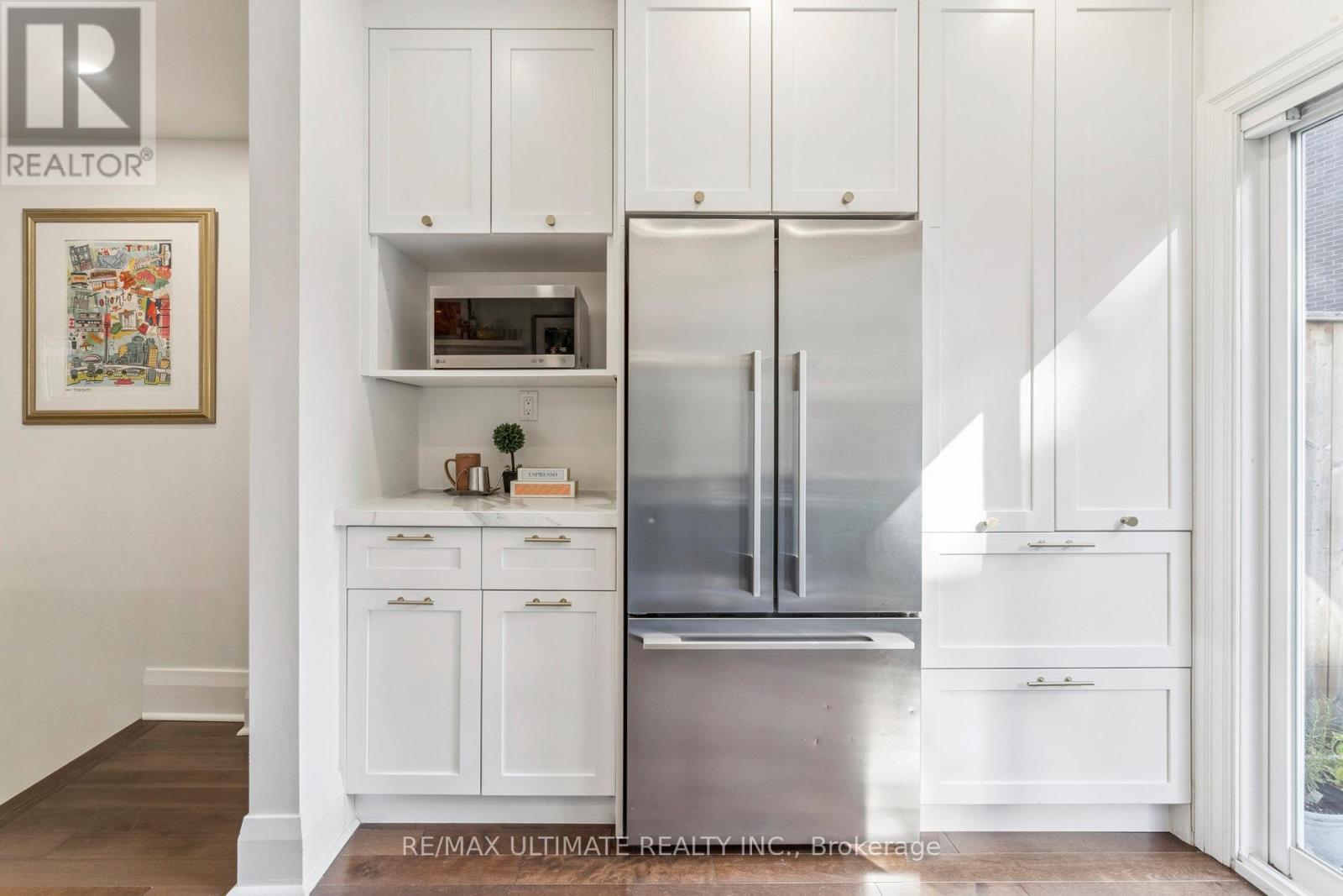 221 Erskine Avenue, Toronto, Ontario  M4P 1Z5 - Photo 15 - C12463154