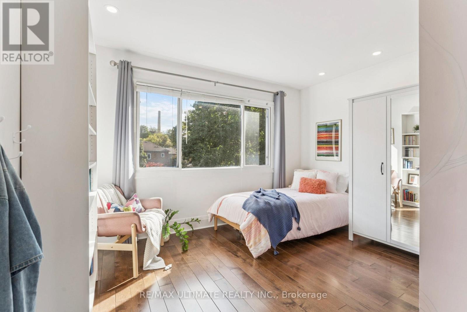 221 Erskine Avenue, Toronto, Ontario  M4P 1Z5 - Photo 17 - C12463154