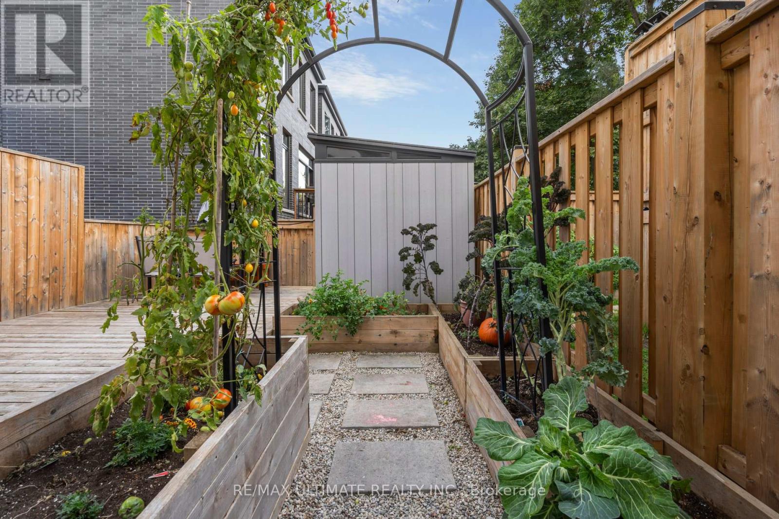 221 Erskine Avenue, Toronto, Ontario  M4P 1Z5 - Photo 32 - C12463154