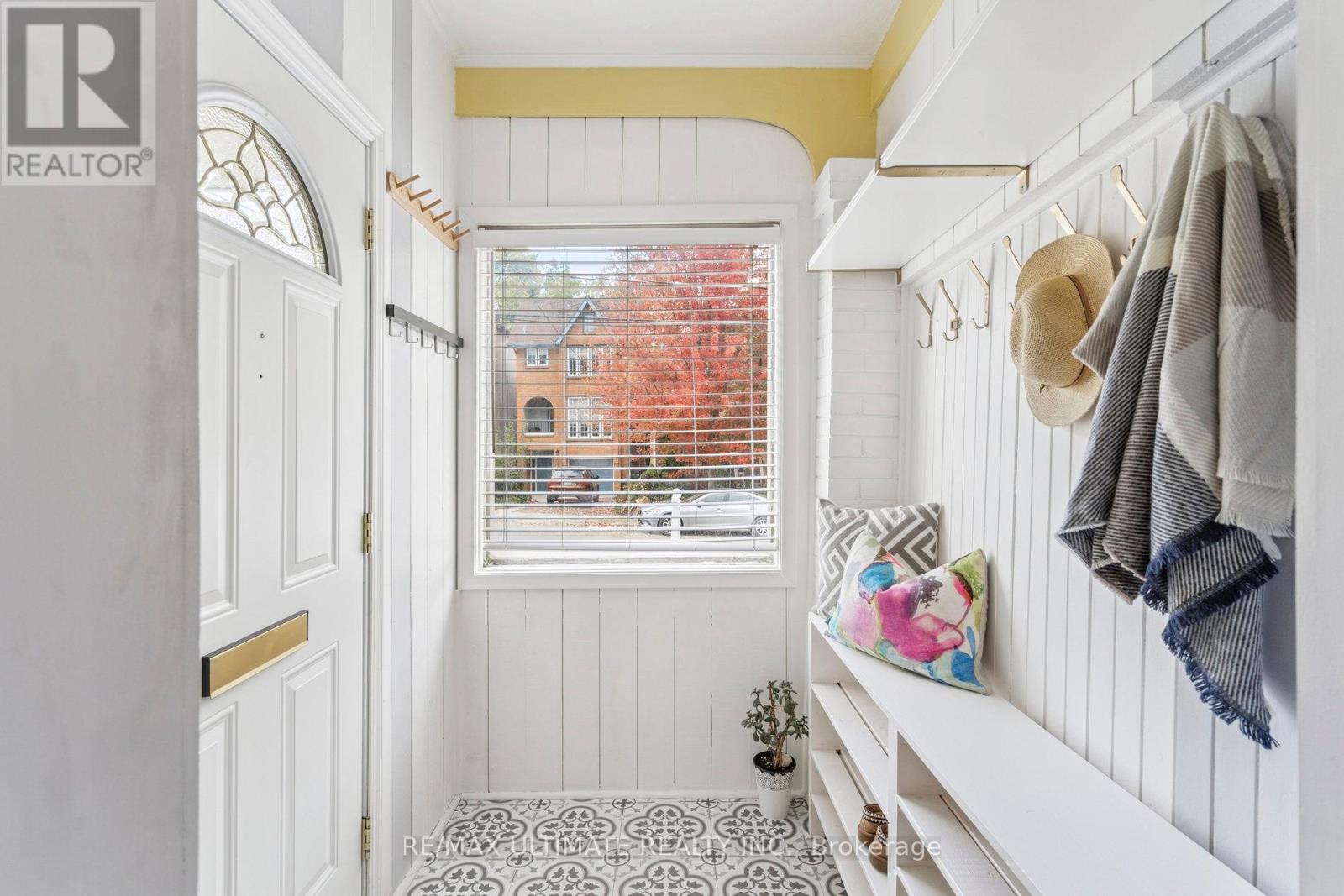 221 Erskine Avenue, Toronto, Ontario  M4P 1Z5 - Photo 4 - C12463154