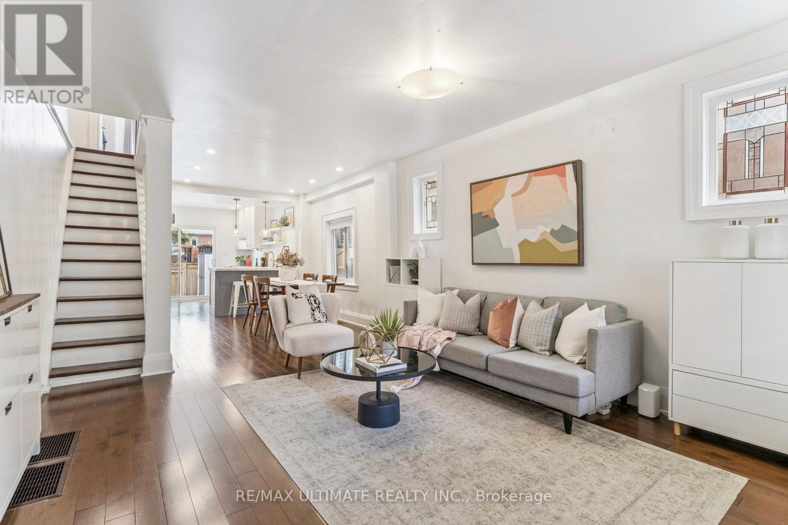 221 Erskine Avenue, Toronto, Ontario  M4P 1Z5 - Photo 5 - C12463154